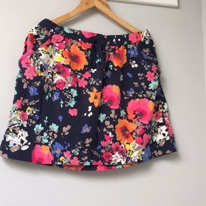 Skirt with pockets! Size Large